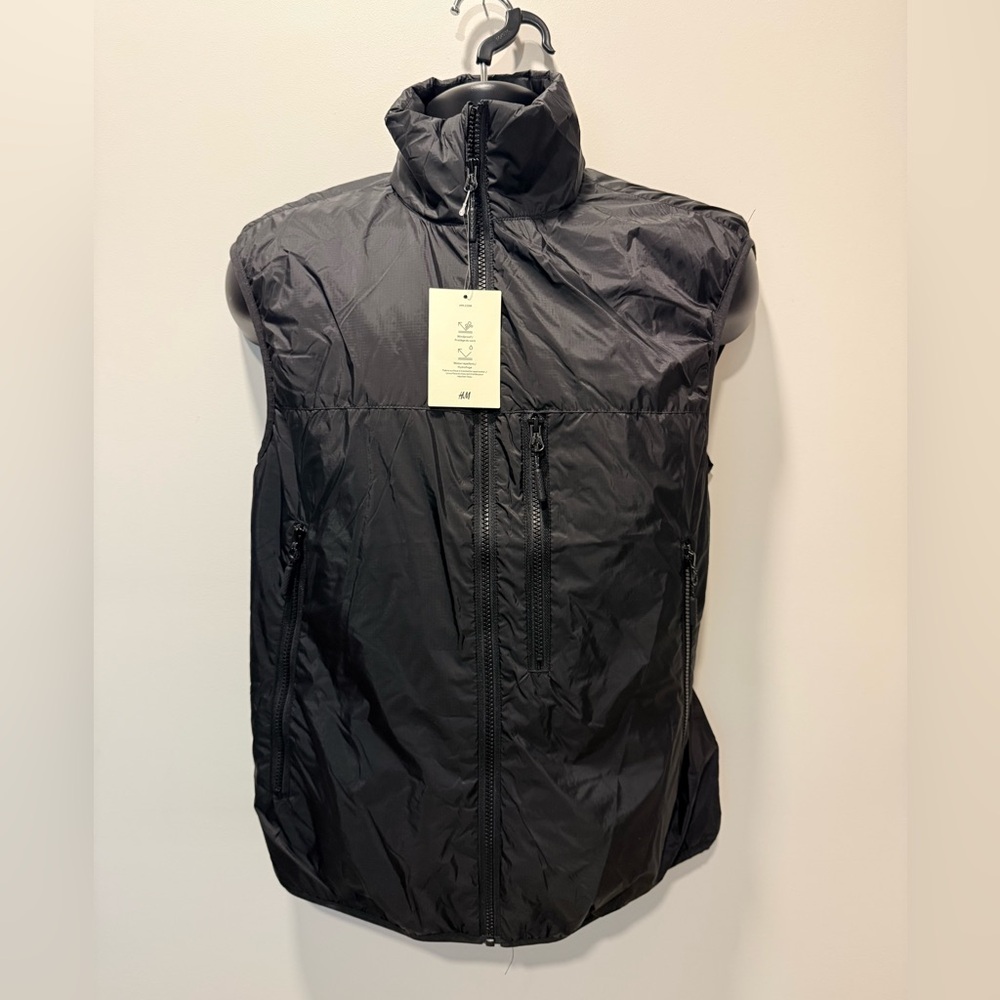 H&M Men's Black Puffer Vest